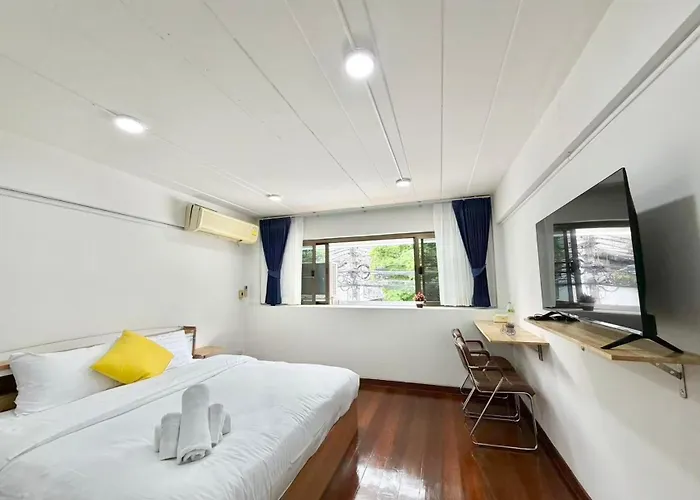 S Sukhumvit48 Near Phrakanong Bts 1001 * Bangkok